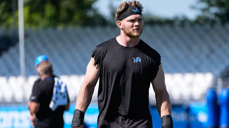 Aidan Hutchinson Extension